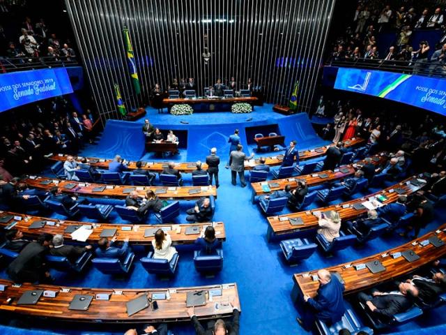 Senado aprova novas regras para uso de imóveis como garantia de empréstimos