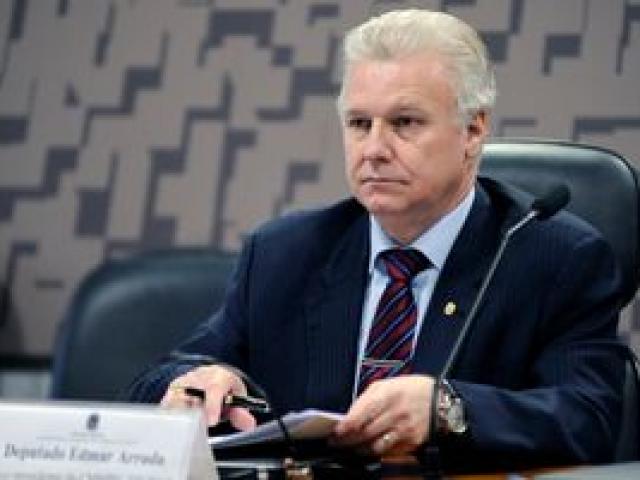 Agência Câmara - Projeto permite ampliação de funcionamento dos cartórios