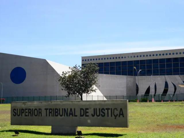 STJ: Inclusão de cláusula arbitral em estatuto de associação civil não se submete às exigências do contrato de adesão