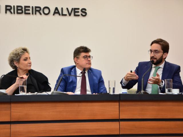 96º Encoge traz para debate a extrajudicialização dos procedimentos notariais e registrais