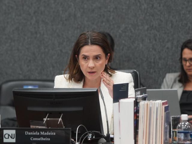 Uso de via extrajudicial evita litigância abusiva, diz juíza Daniela Madeira