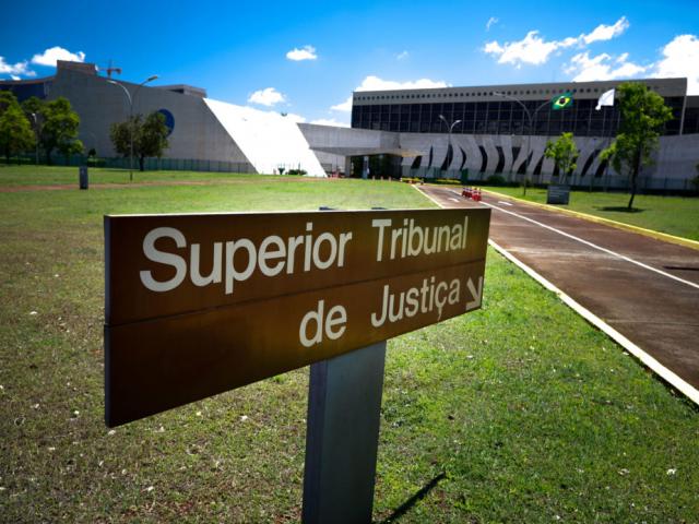 STJ - Aval em nota promissória sem outorga conjugal é válido, mas ineficaz com relação ao cônjuge que não o consentiu