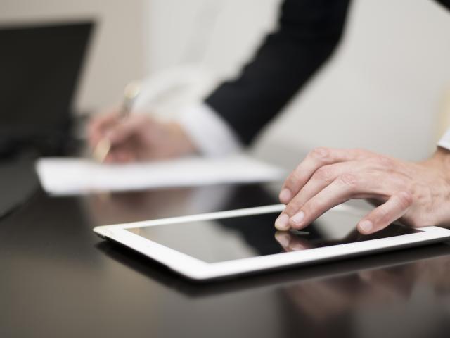 Evolução dos Registros Públicos: Do Papel à Era Digital