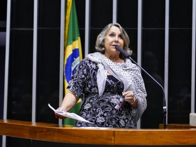 Comissão aprova projeto que cria serviço social dos empregados de cartórios  