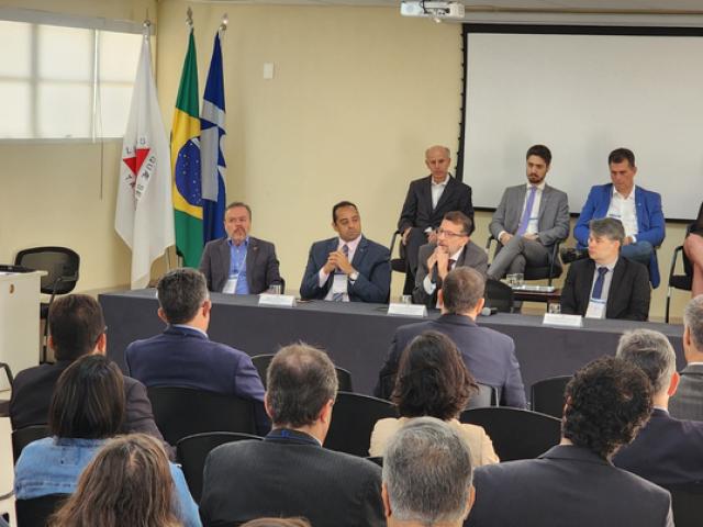 Como reduzir a burocracia para a abertura de empresas no país?