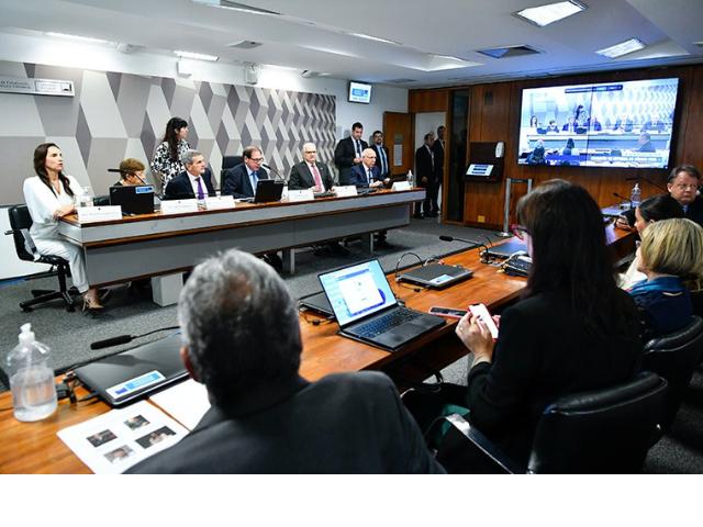 Comissão do Senado apresenta relatório final do novo Código Civil brasileiro 