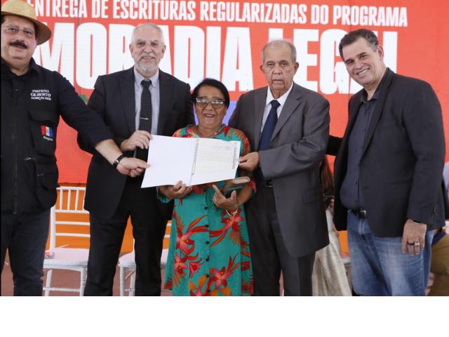 Moradia Legal: 380 famílias de Rio Largo receberam títulos de seus imóveis