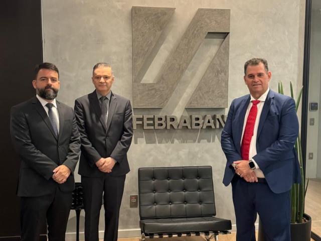 Reunião na Febraban fortalece integração entre o setor bancário e o Registro de Títulos e Documentos